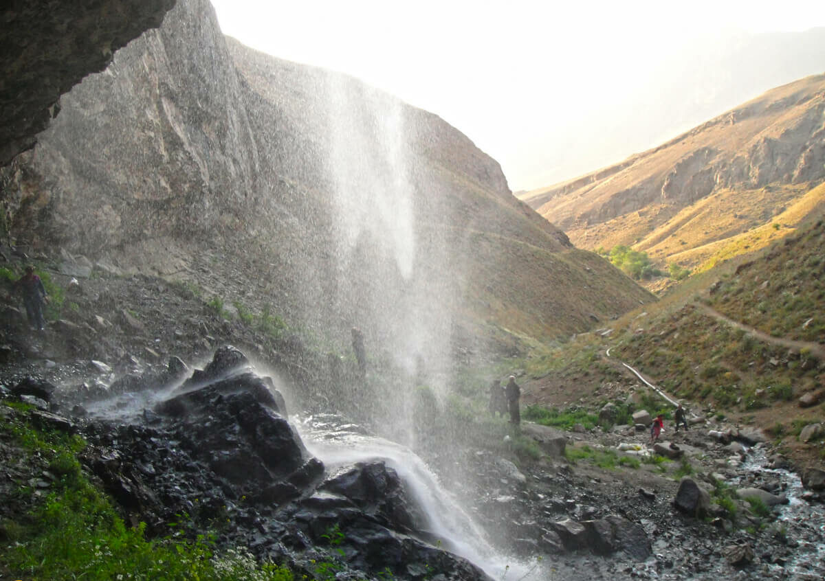 ابشار خور از بهترین جا های دیدنی کرج